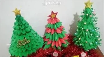 شجرة الكريسماس تزين المنازل قبل نهاية العام لتعزيز أجواء البهجة والدفء الأسرية 1